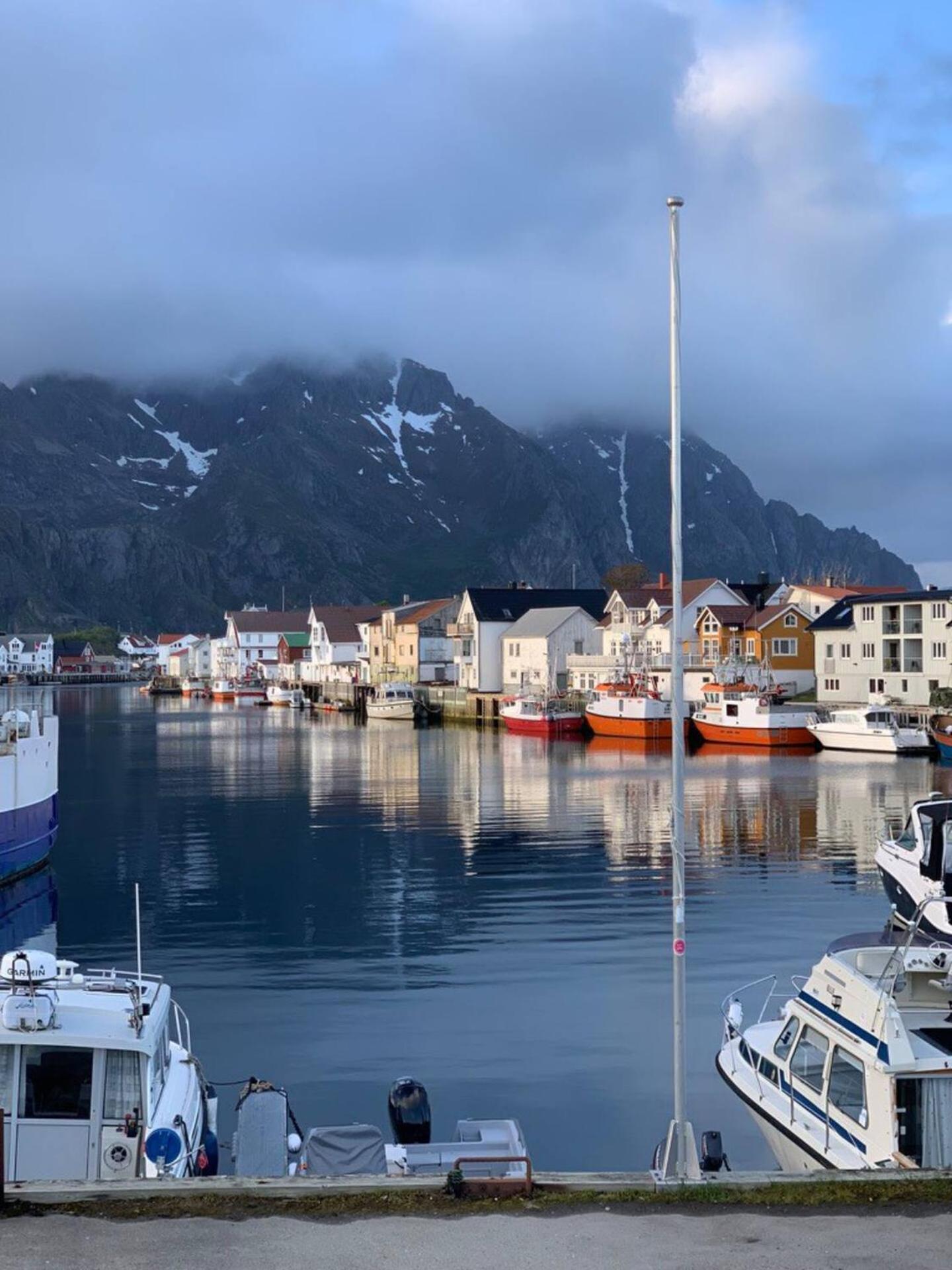 Stor Moderne Leilighet I Henningsvaer, 70 Kvm Exterior foto
