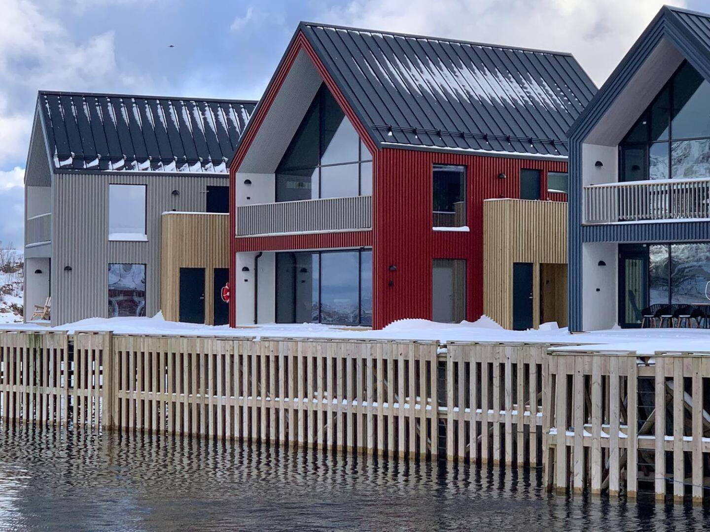 Stor Moderne Leilighet I Henningsvaer, 70 Kvm Exterior foto